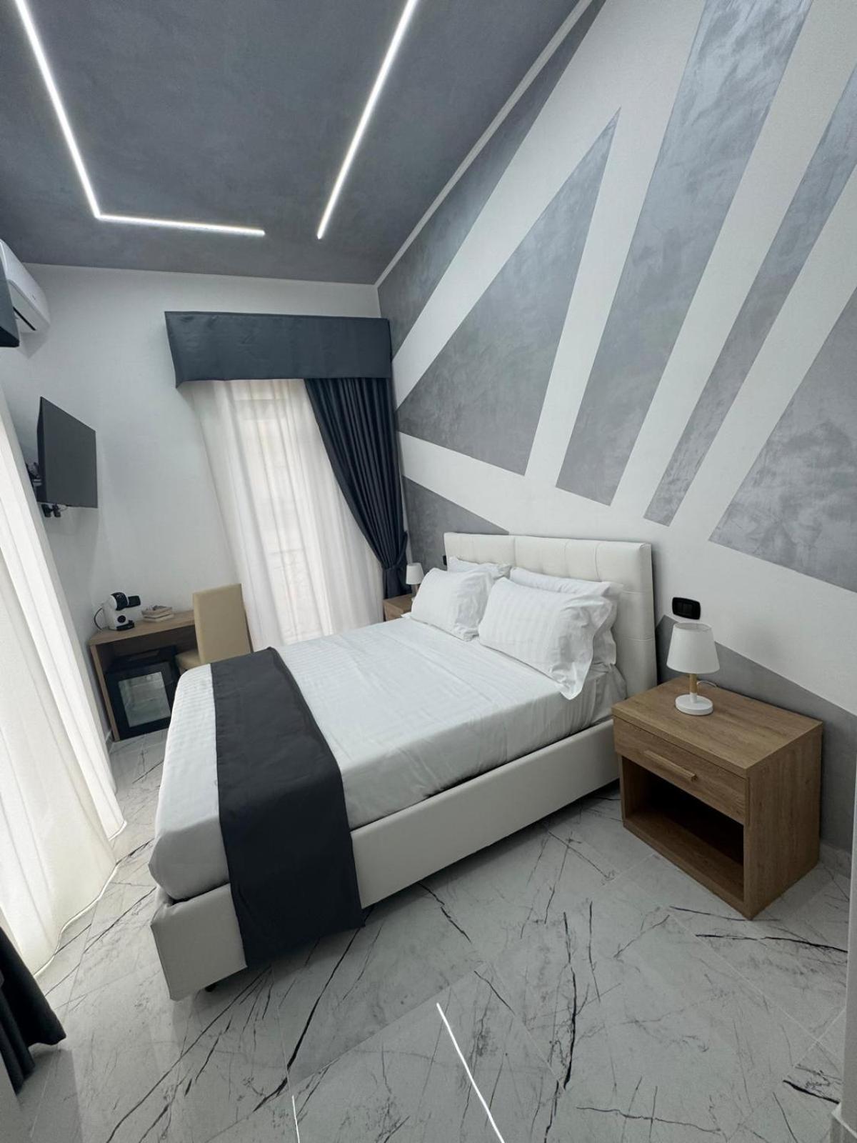 Hotiday Room Collection - Napoli Sant'Arcangelo Ngoại thất bức ảnh